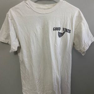 Good Vibes graphic Tee